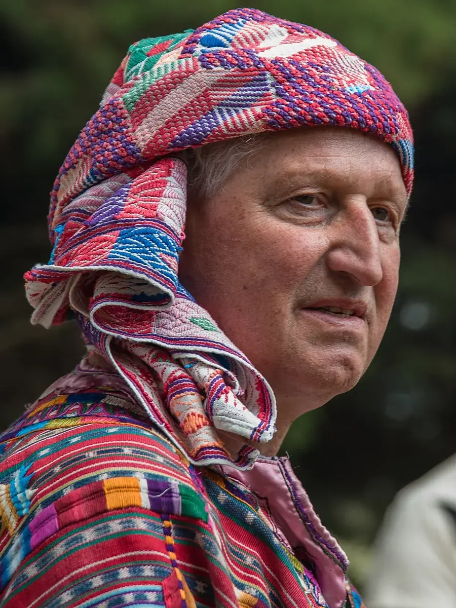 Omrael Norbert Muigg im Maya-Kopftuch